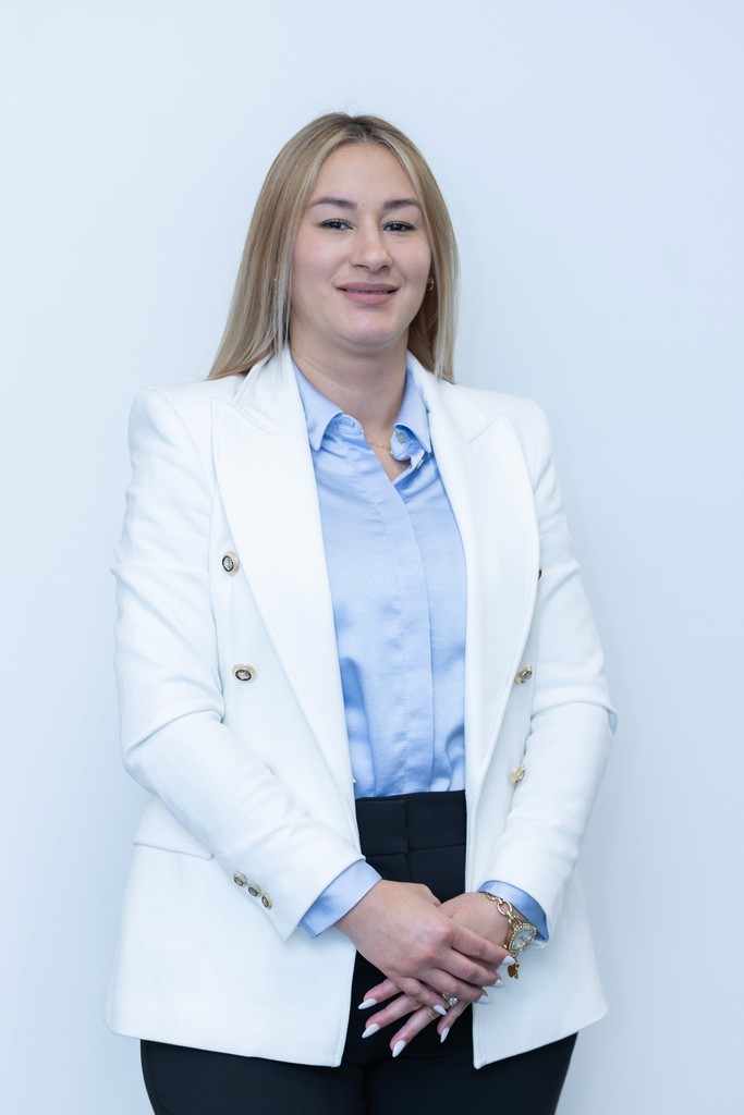 Karen Flores